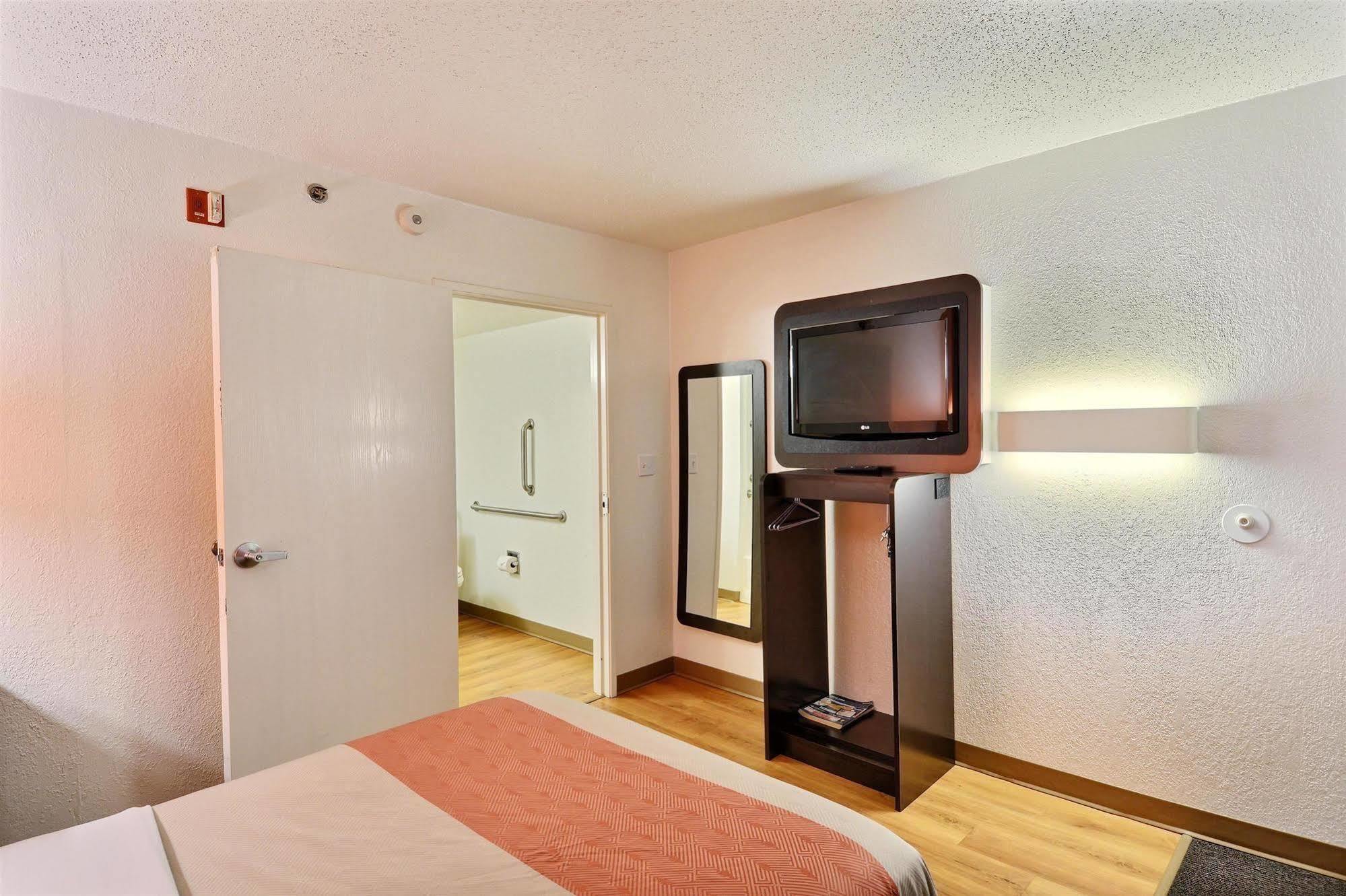 Motel 6-Tewksbury, Ma - Boston Экстерьер фото