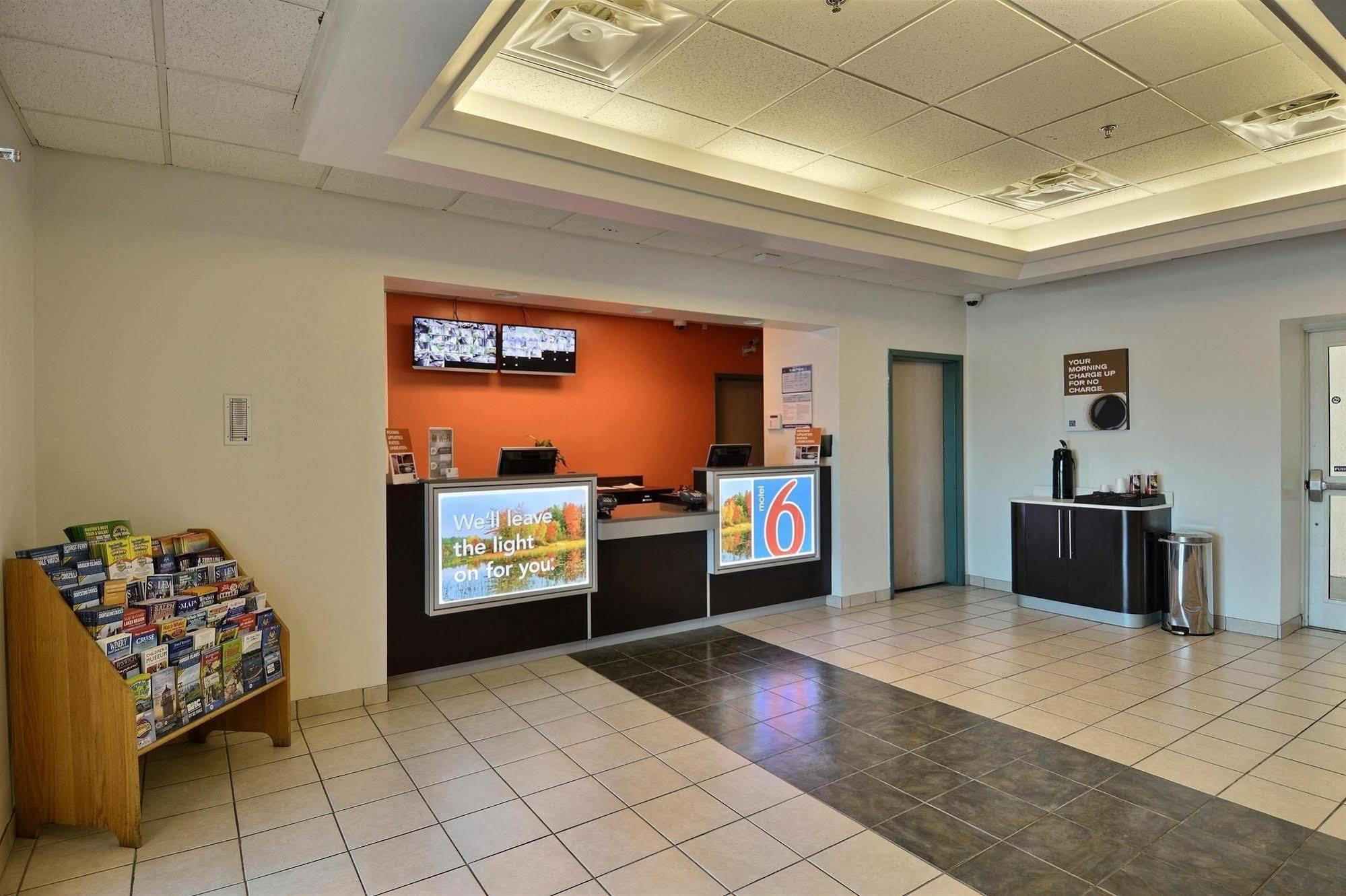 Motel 6-Tewksbury, Ma - Boston Экстерьер фото