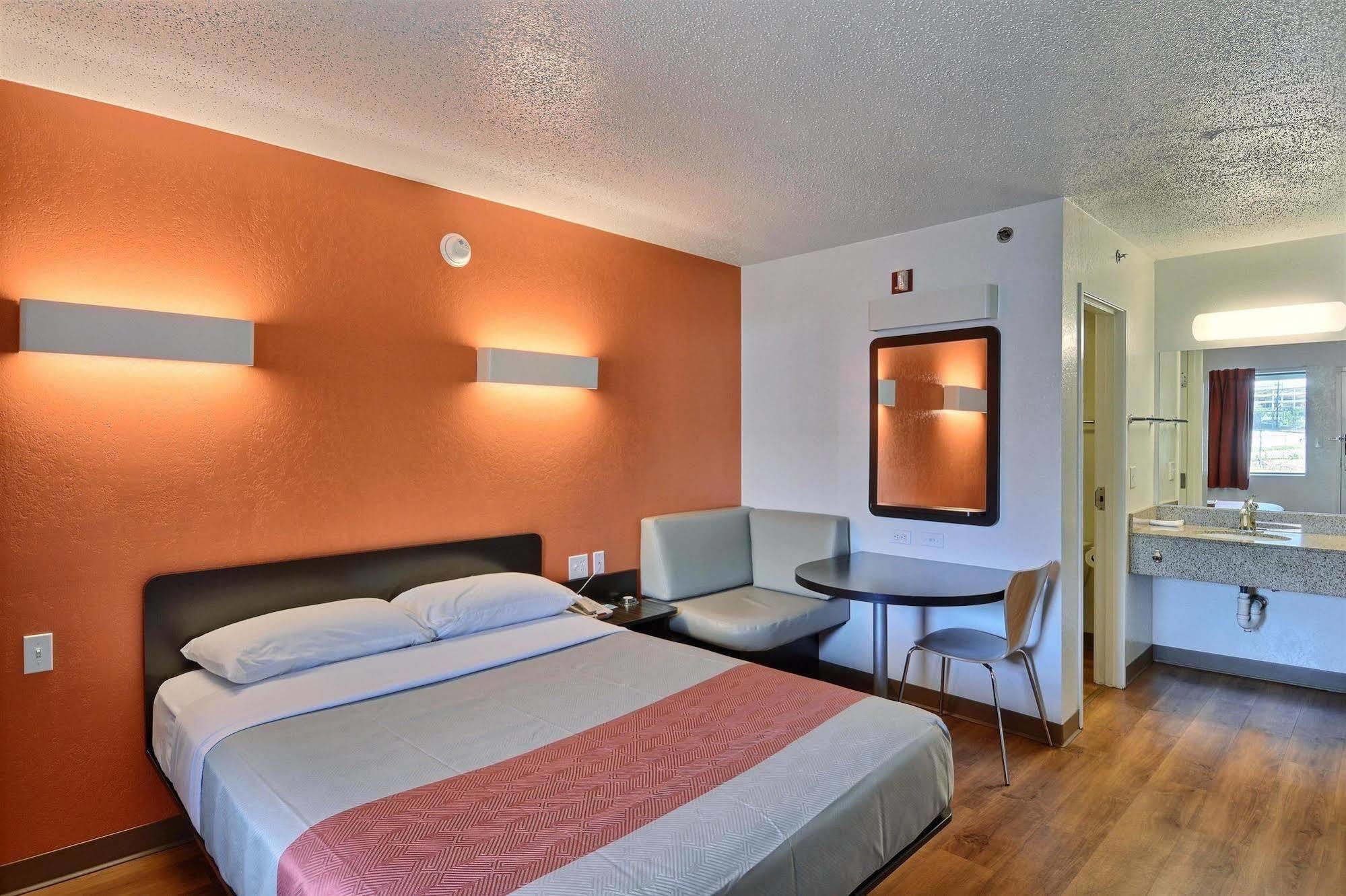 Motel 6-Tewksbury, Ma - Boston Экстерьер фото