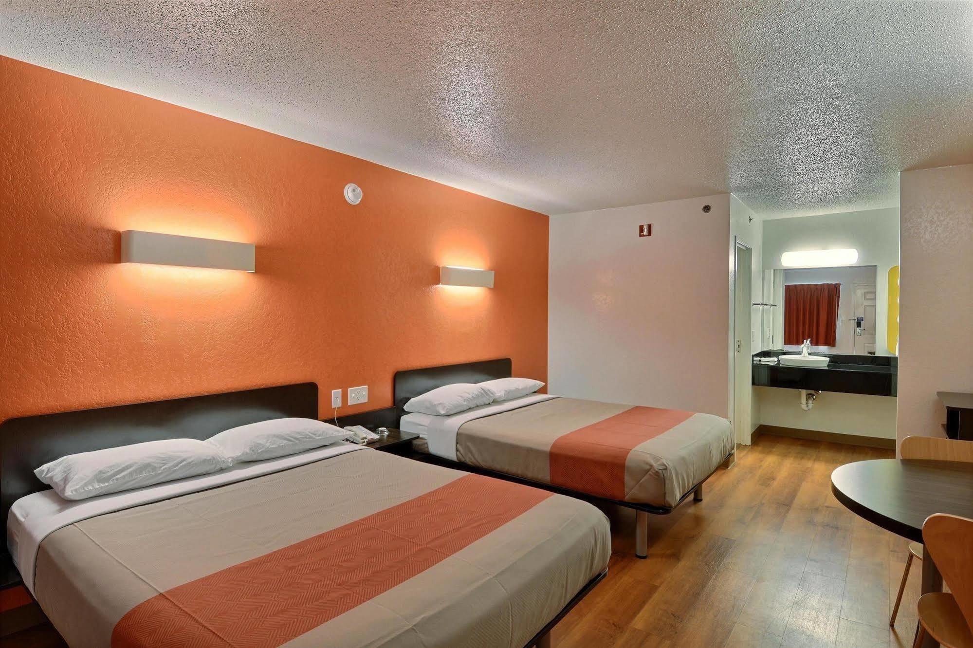 Motel 6-Tewksbury, Ma - Boston Экстерьер фото